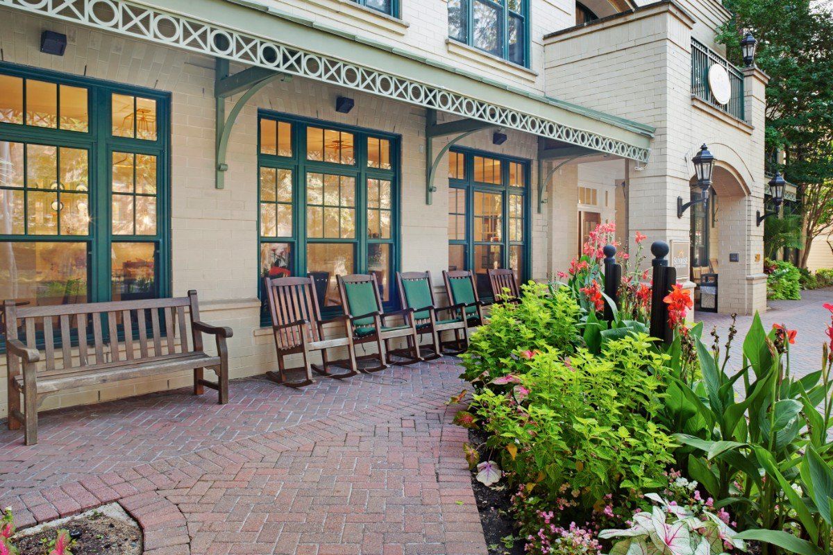 Outdoor Seating at Sunrise on Connecticut Avenue