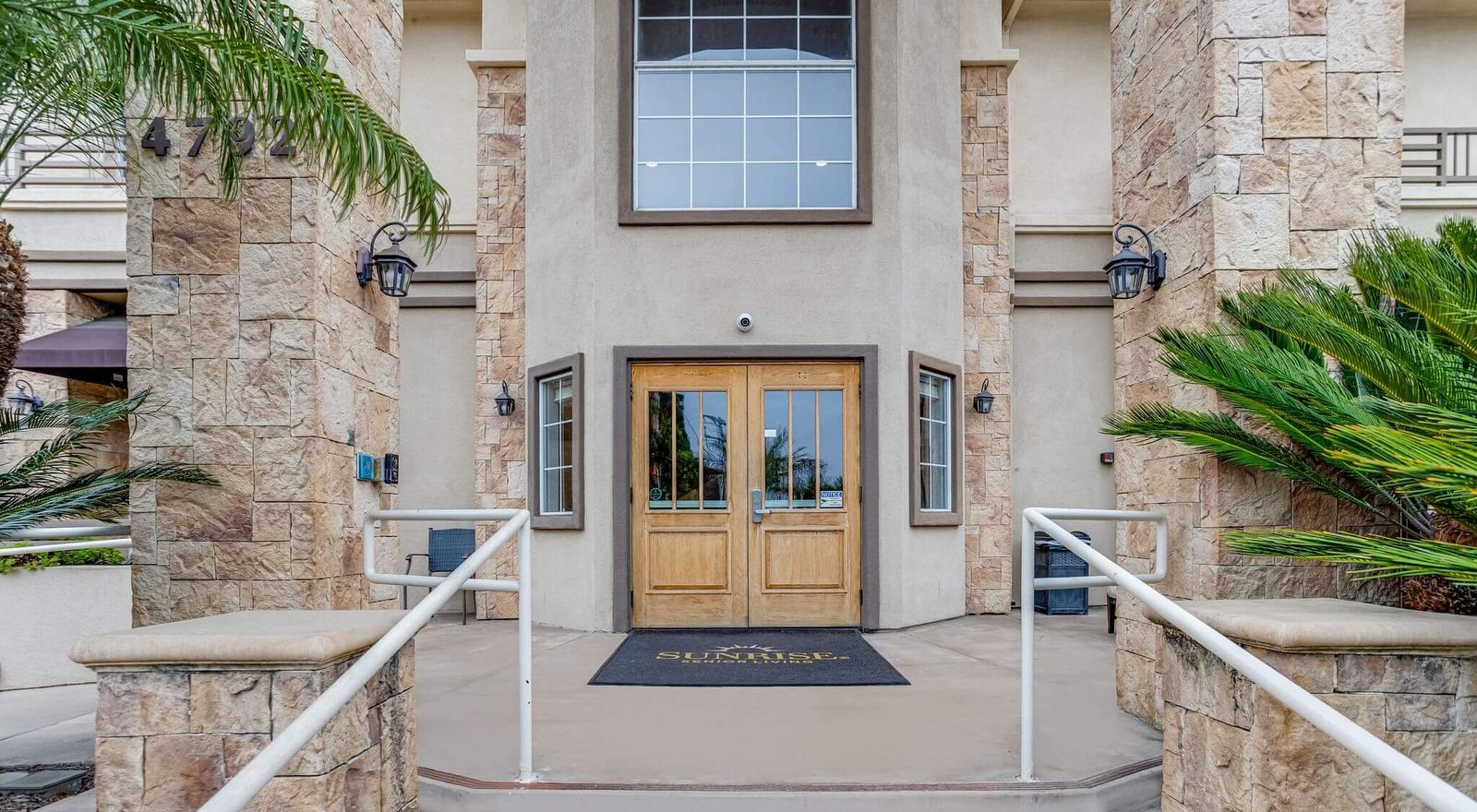 Sunrise of Yorba Linda CA | front entrance