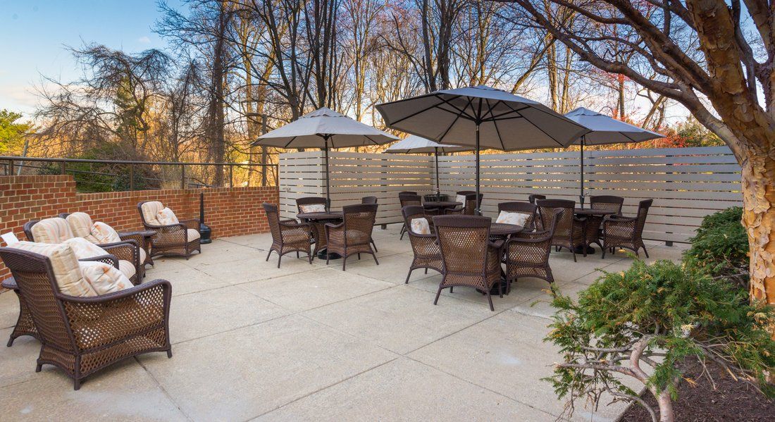 Sunrise of Chevy Chase Outdoor Patio
