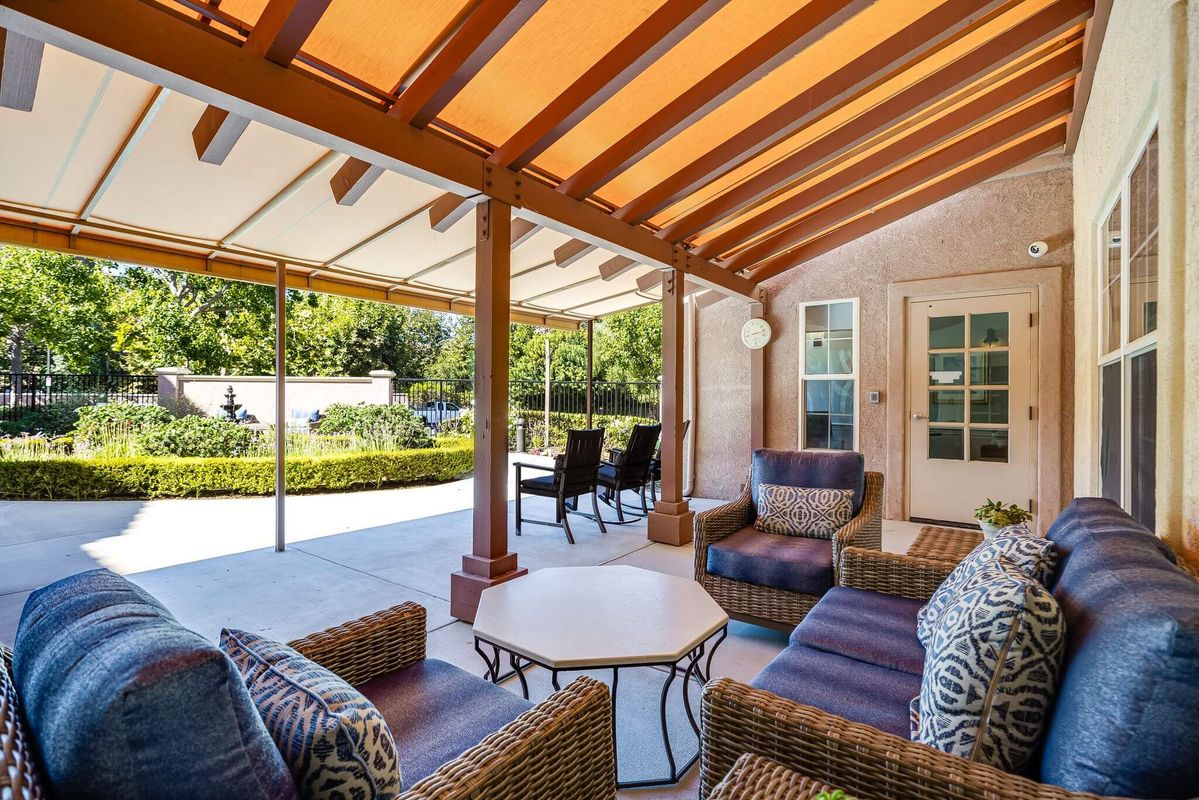 Sunrise of Mission Viejo | Patio