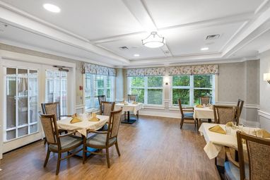 Sunrise of Overland Park | Dining Room