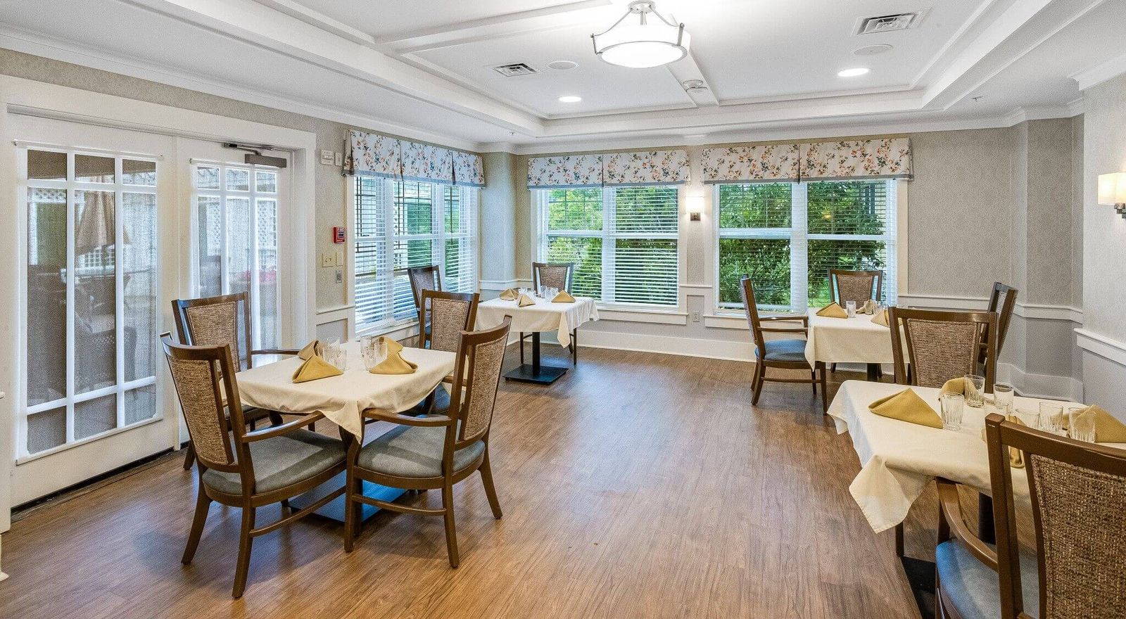 Sunrise of Overland Park | Dining Room