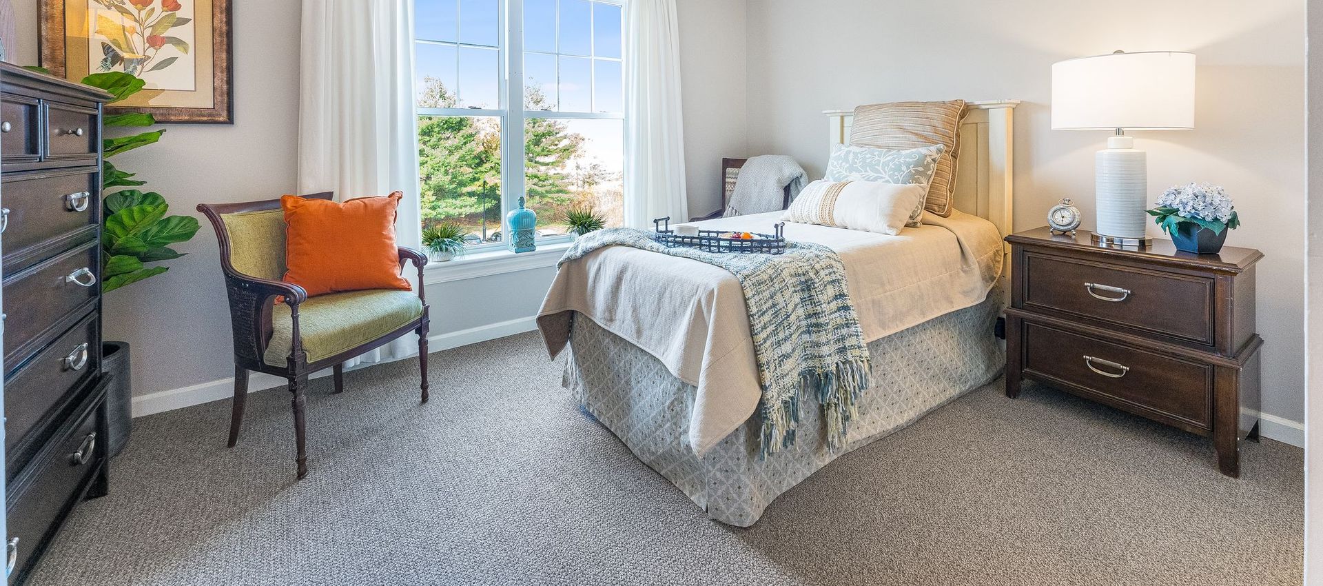 Sunrise of Cohasset Suite Bedroom