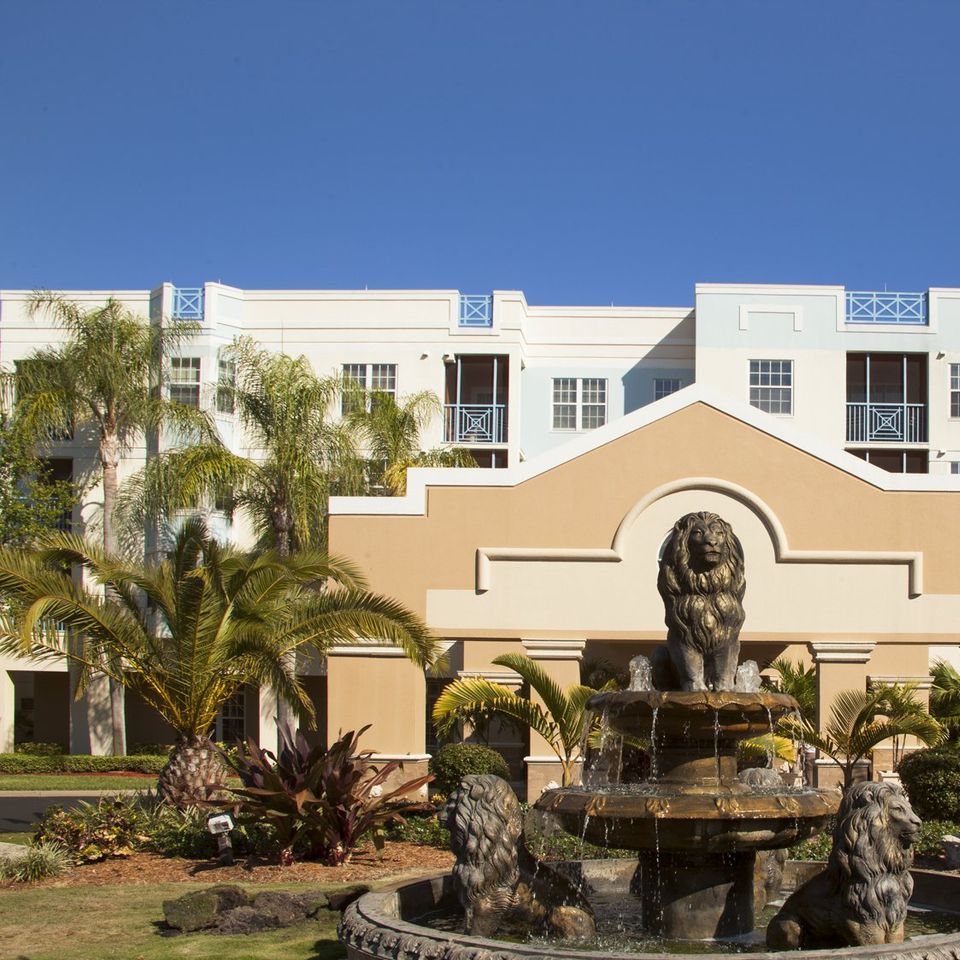 Exterior of Stratford Court of Boca Raton