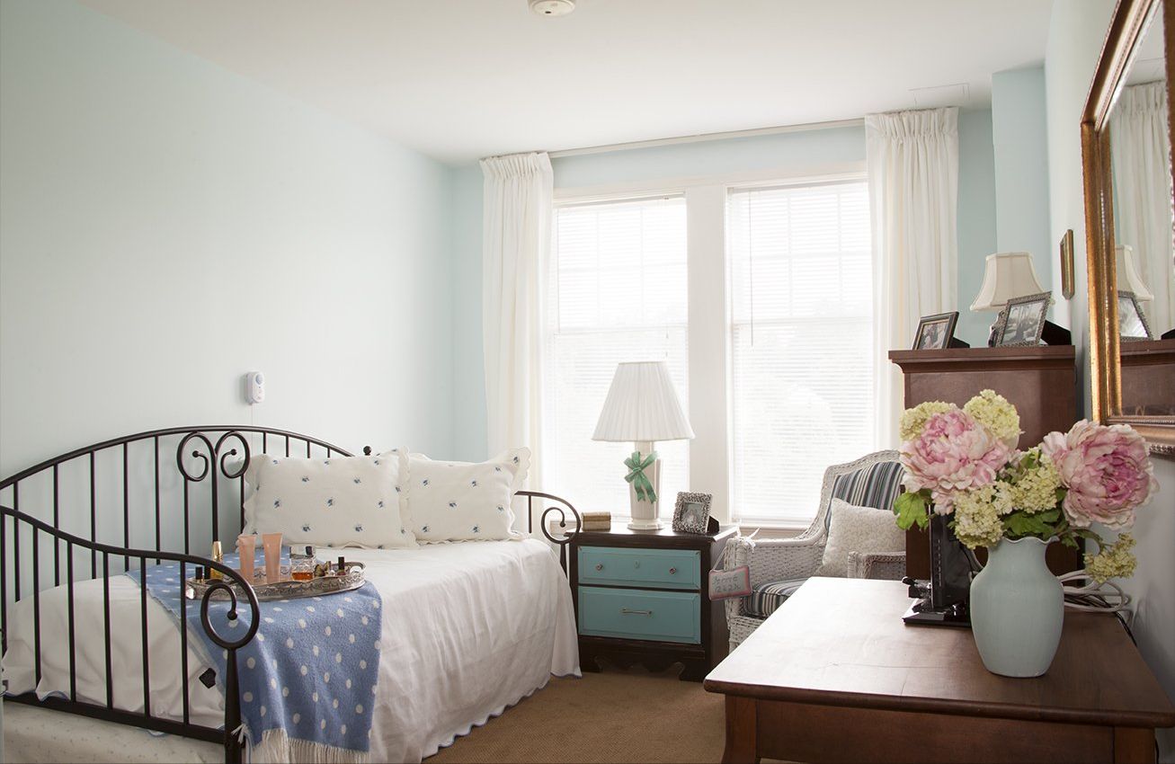 Apartment Bedroom at Sunrise of Annapolis