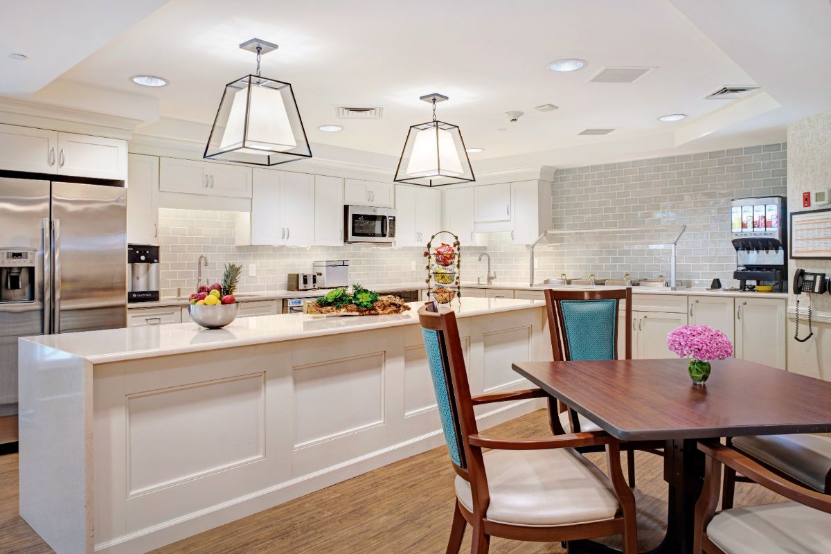 Kitchen, Sunrise of North Lynbrook