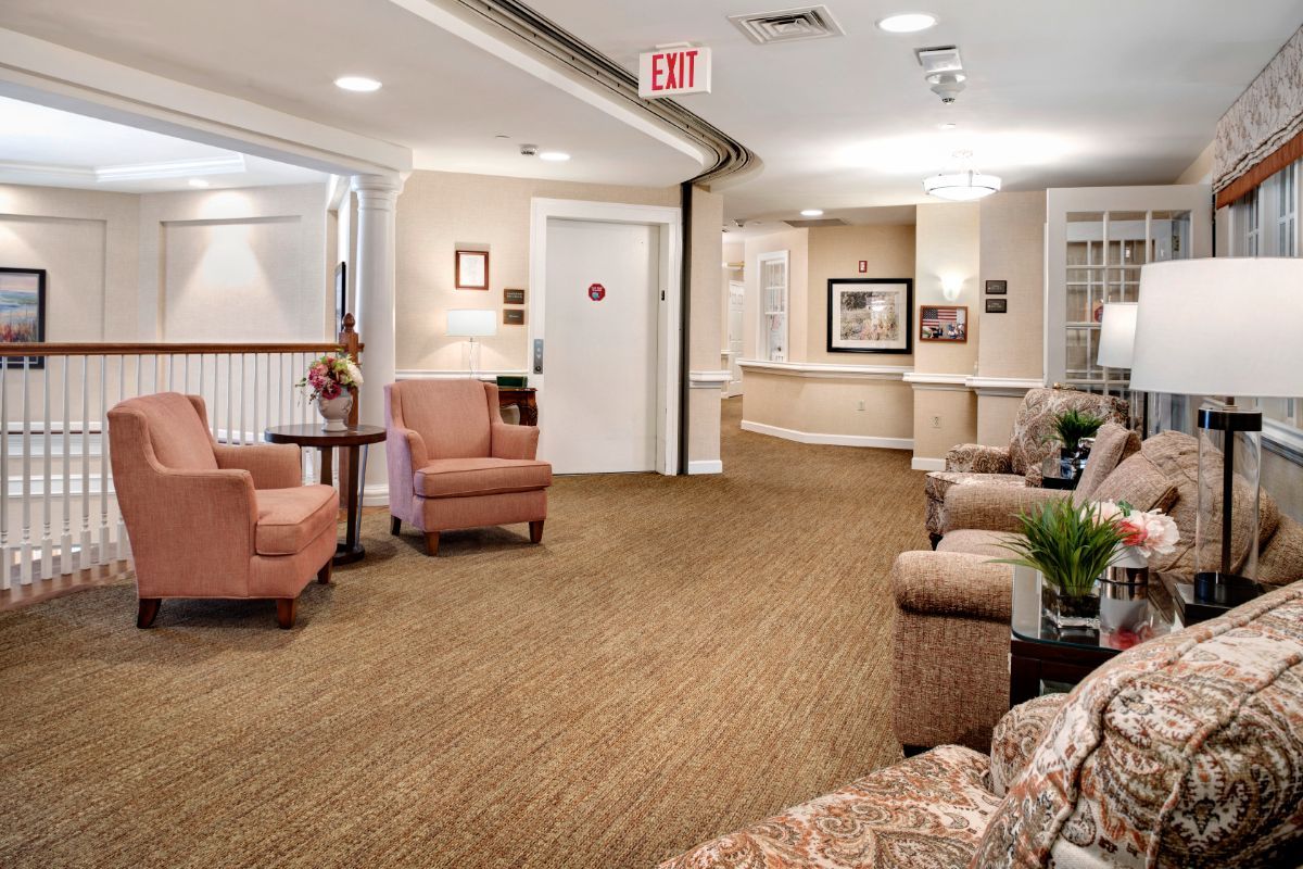 Sunrise of West Babylon Sitting Area