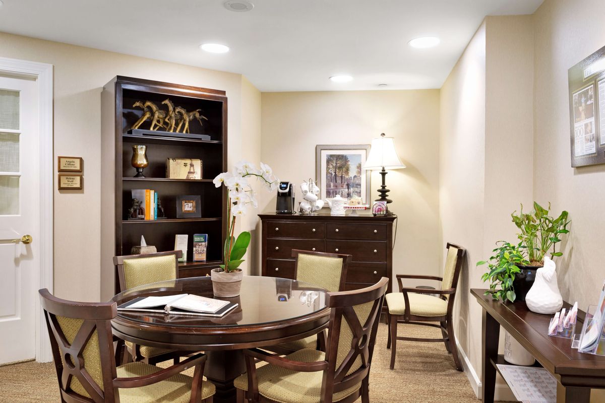 Sunrise of Stamford | Sitting Room