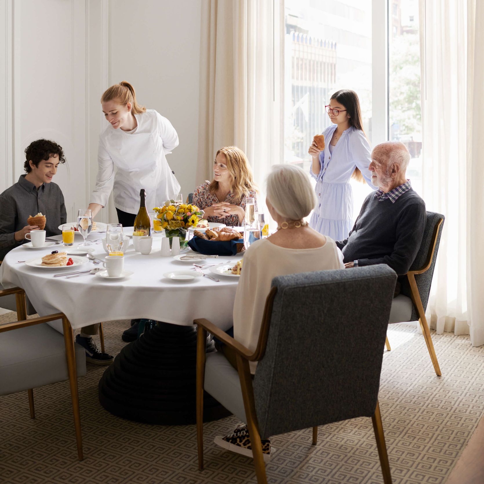 Apsley I Family dining