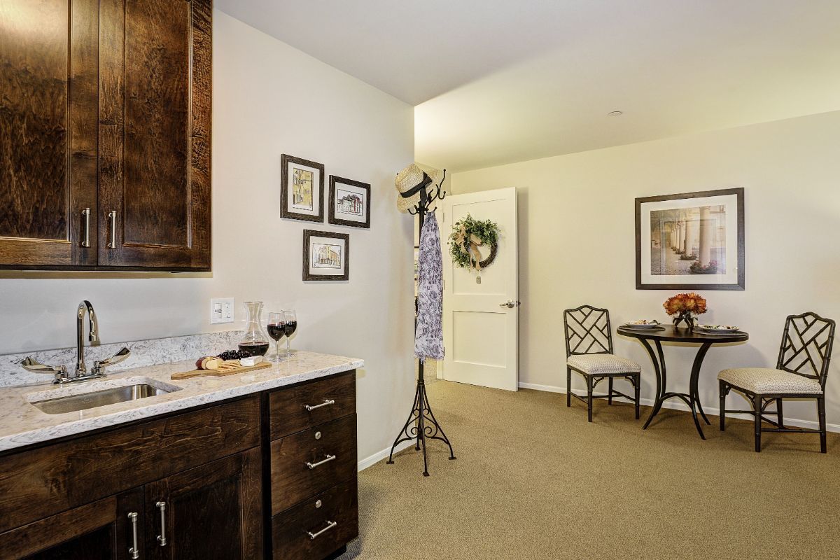 Sunrise of Wilton One Bedroom Suite Kitchenette & Dining