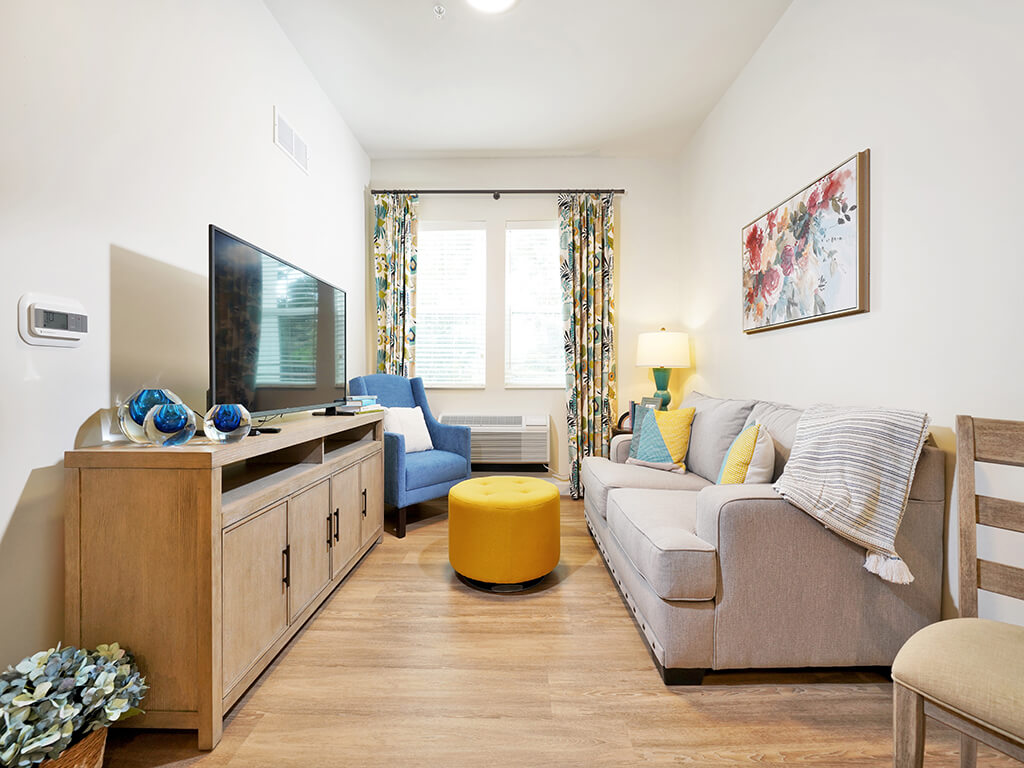 The Bluffs at Hamilton Hill | Suite Living Room