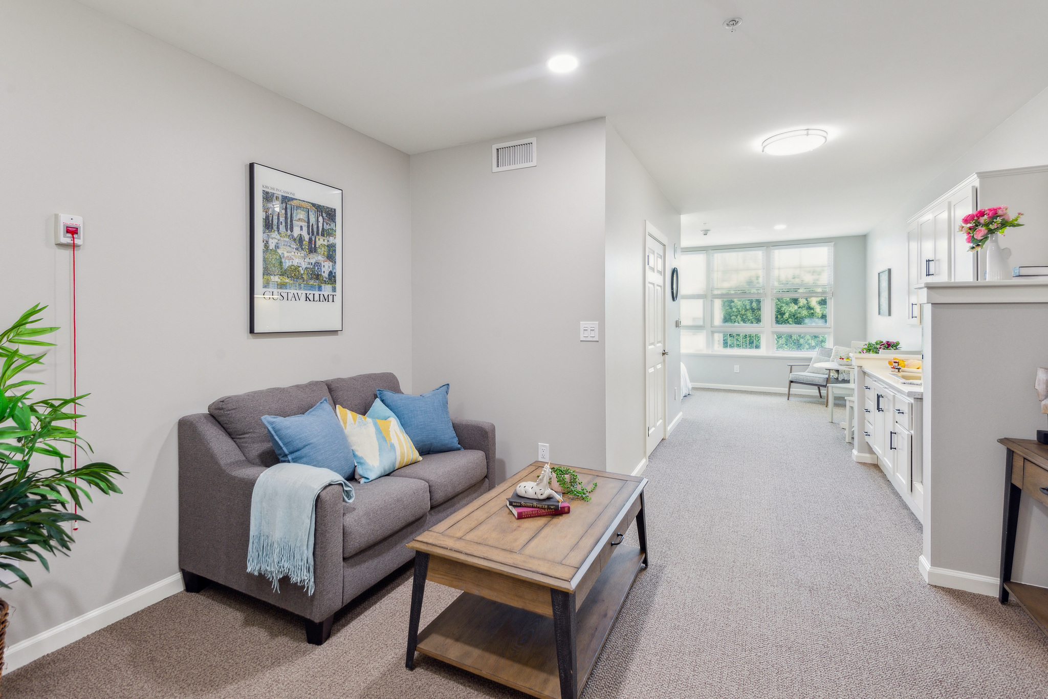 Model Living Room | Sunrise of Beverly Hills