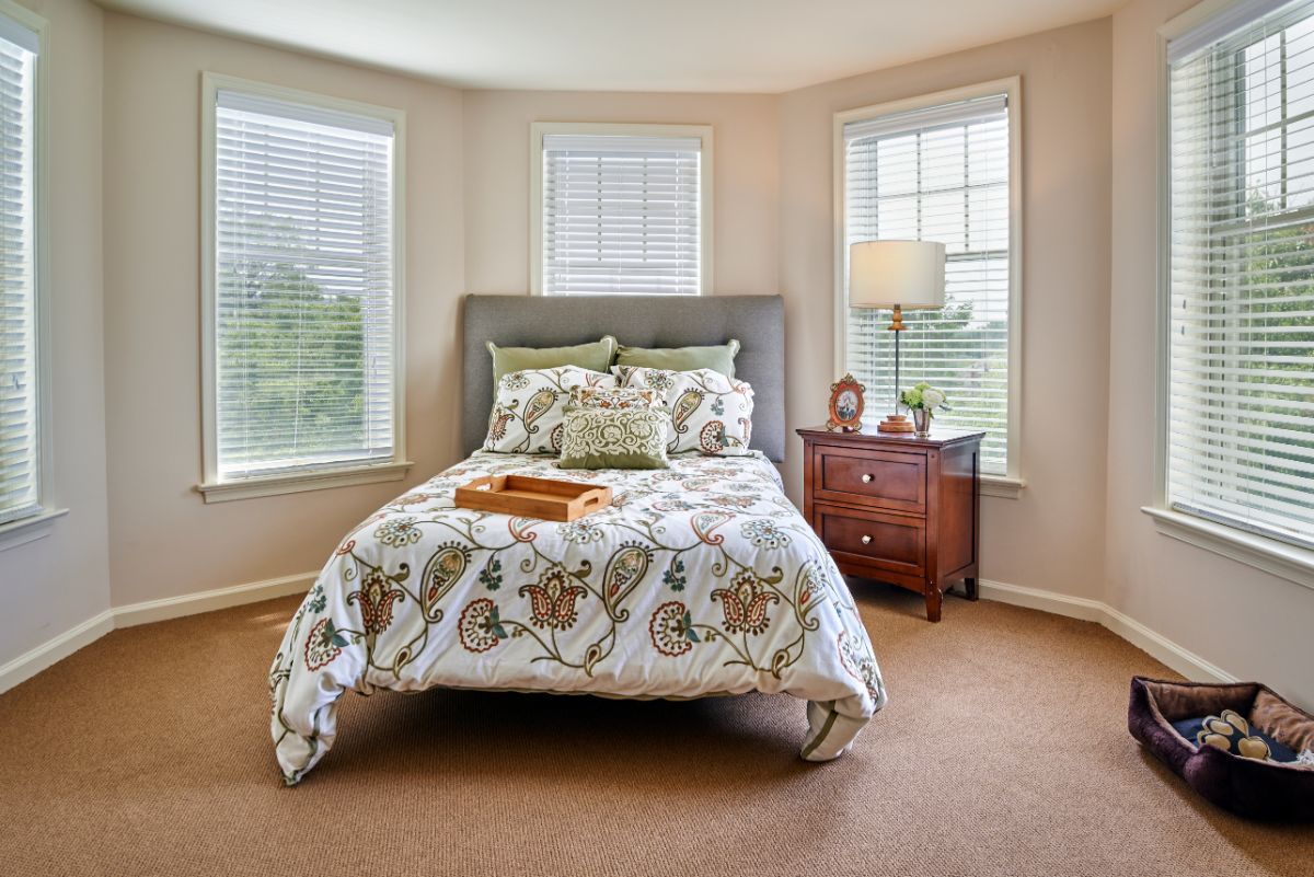 Sunrise of Pikesville Suite Bedroom