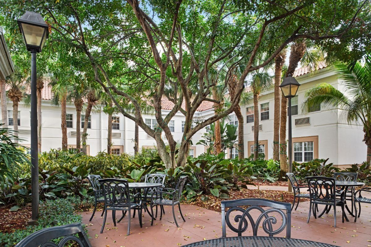 Stratford Court of Boca Pointe Patio