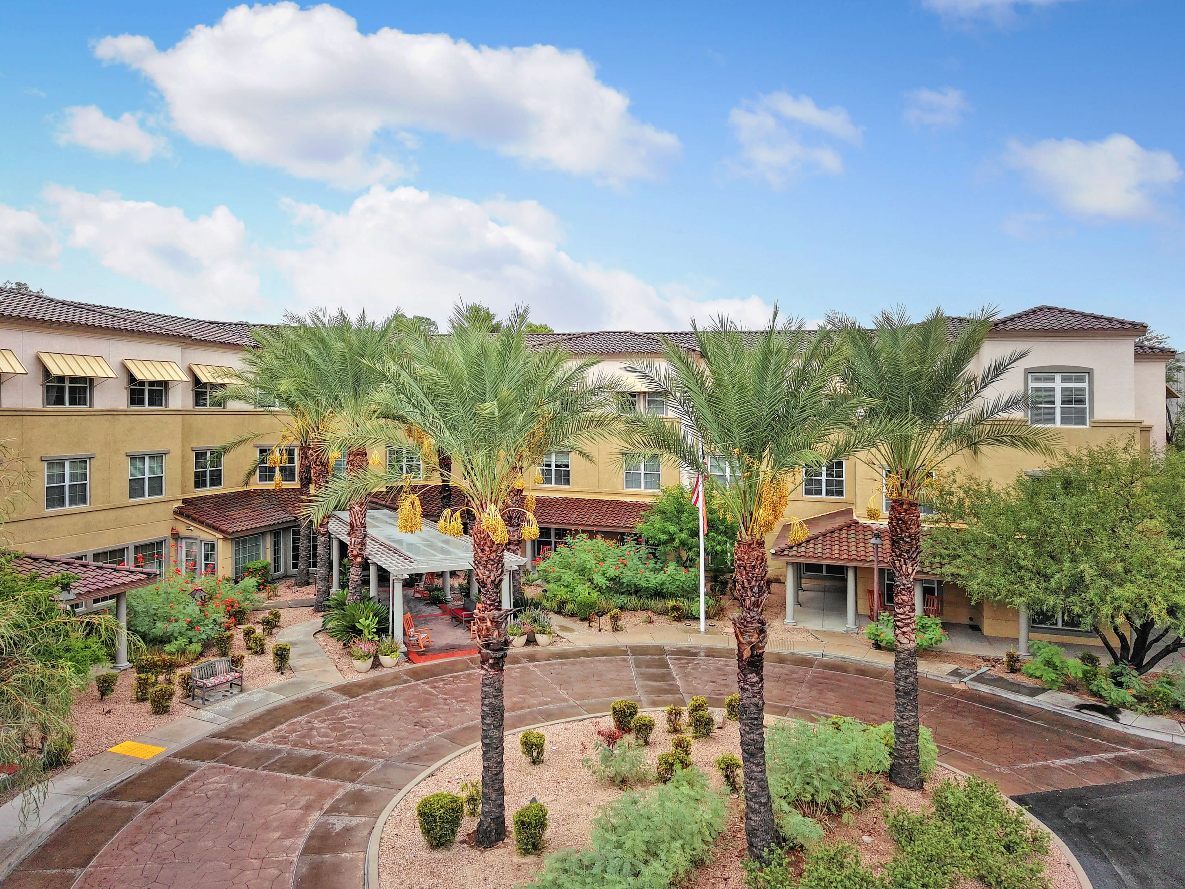 Exterior | Sunrise at River Road 