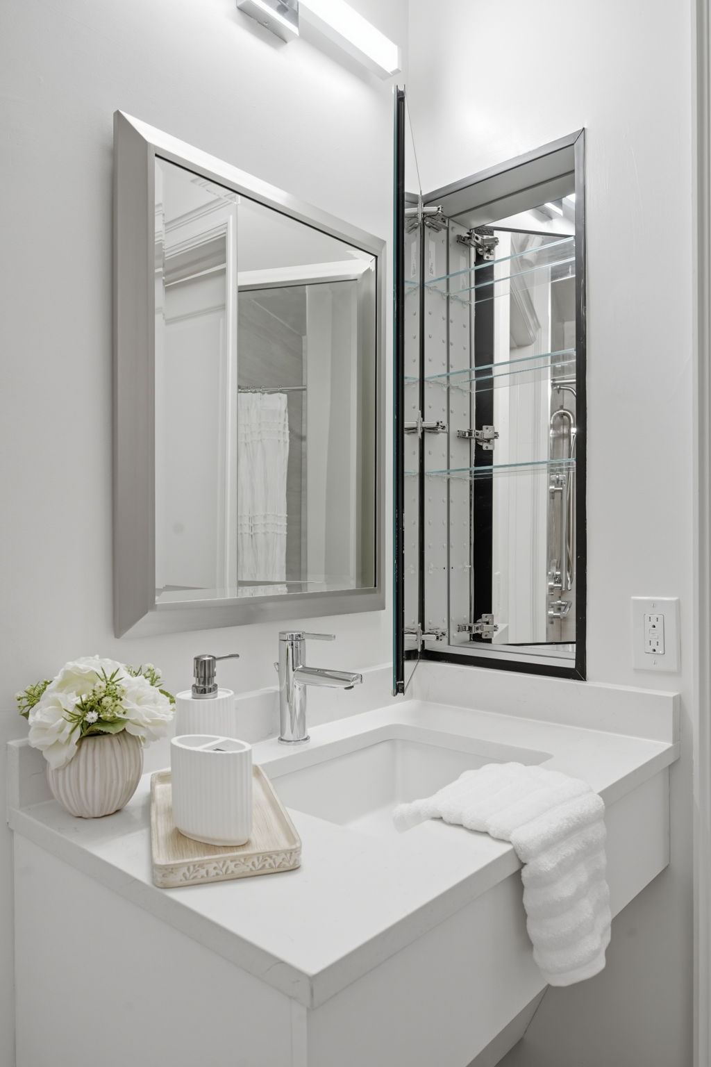 Sunrise at Fox Hill | Model Bathroom