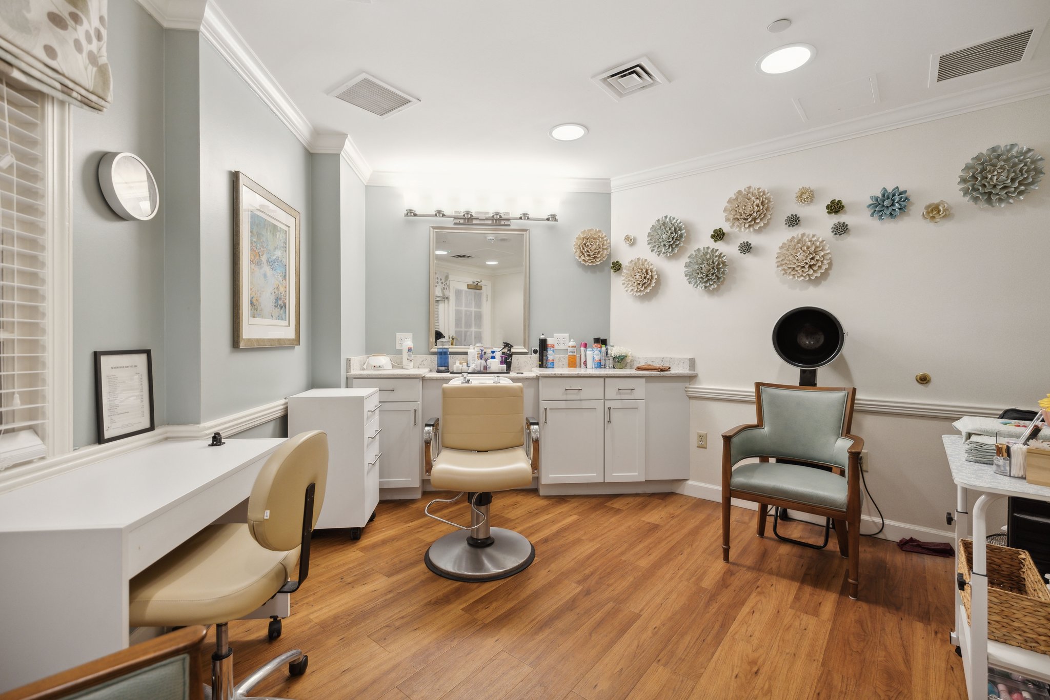 Salon | Sunrise of Alexandria