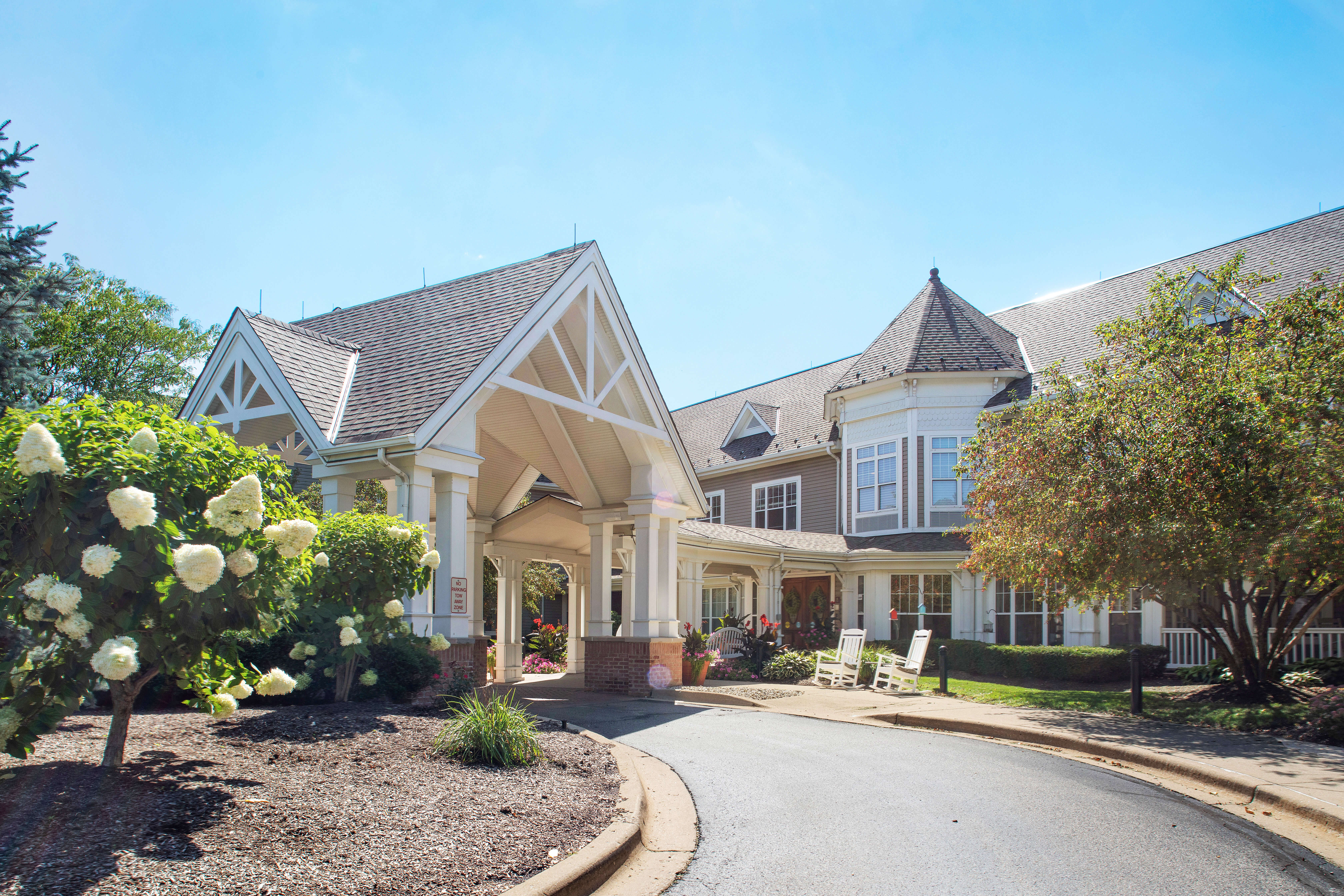 Sunrise of Crystal Lake | Exterior