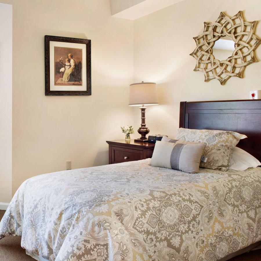 Sunrise at Canyon Crest | Model Suite Bedroom