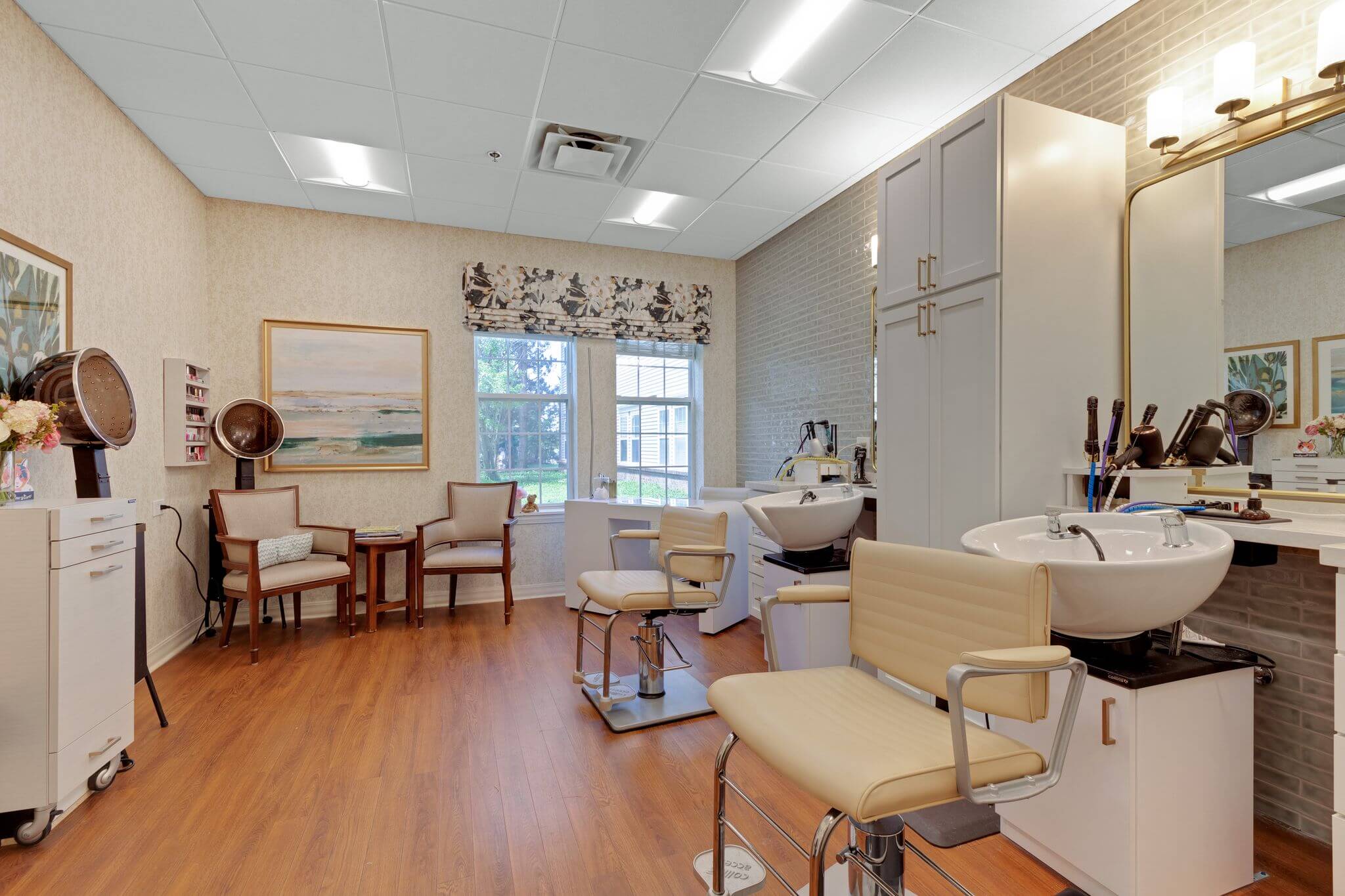 Salon | Brighton Gardens of Wheaton 