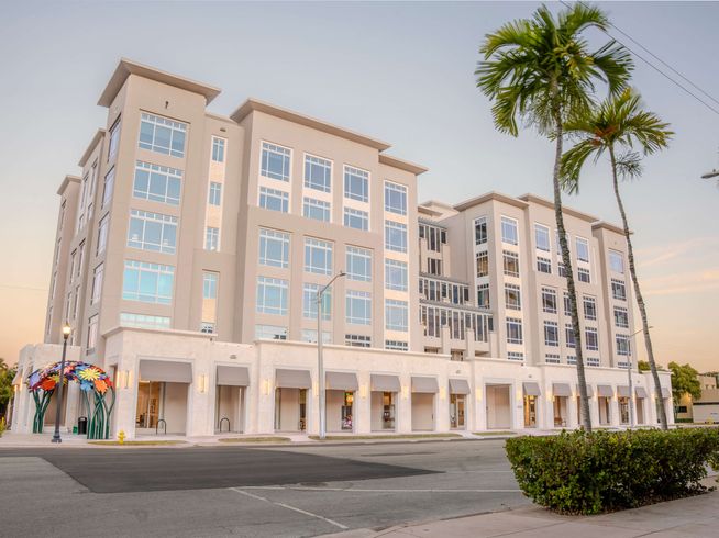 Sunrise of Coral Gables, Exterior