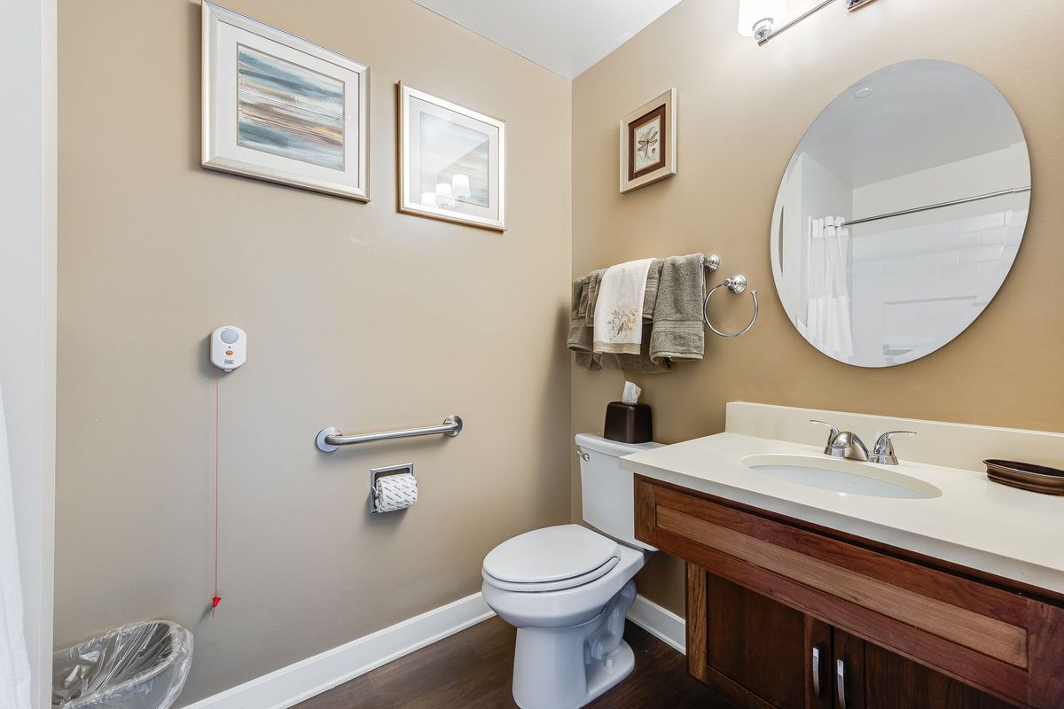 Sunrise of Westfield I model bathroom