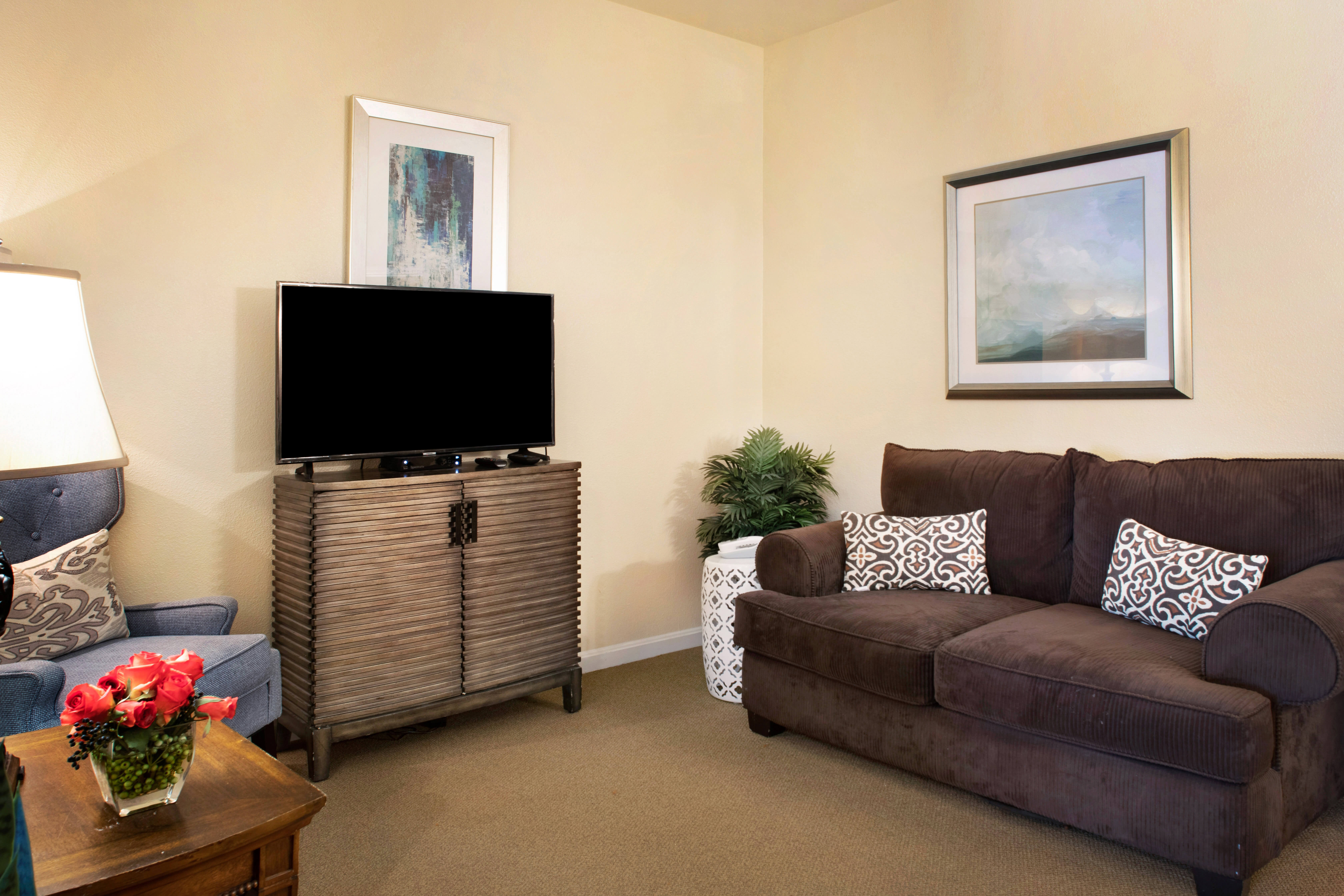 Sunrise at Canyon Crest | Model Suite Living Room
