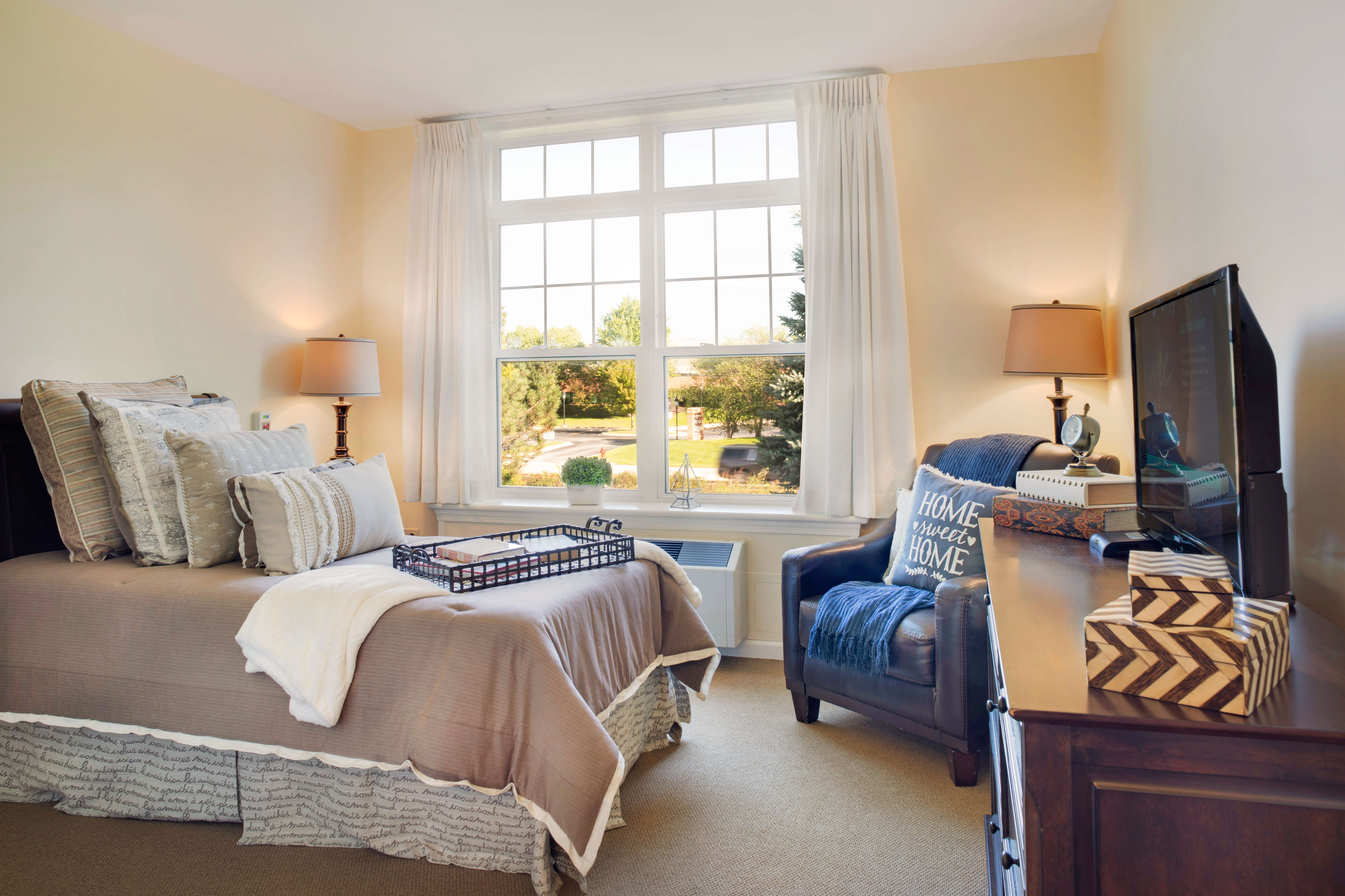 Sunrise of Crystal Lake | Bedroom