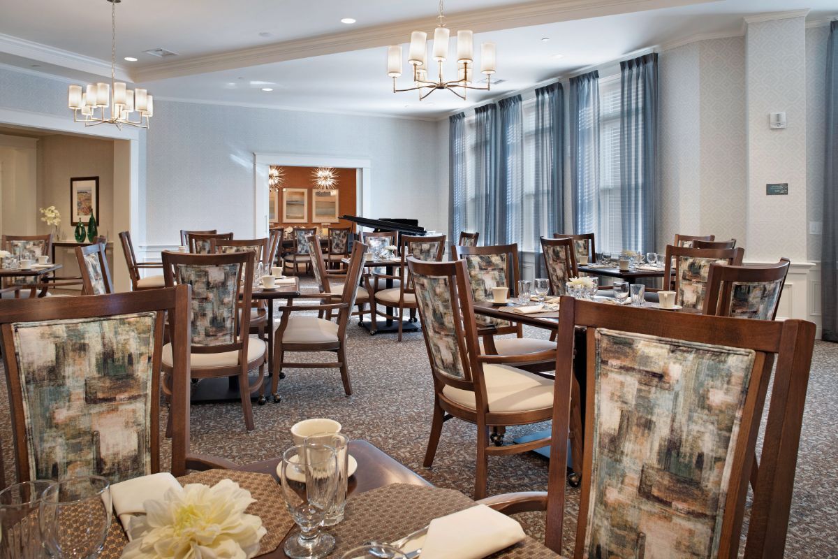 Sunrise of Fairfax Dining Room