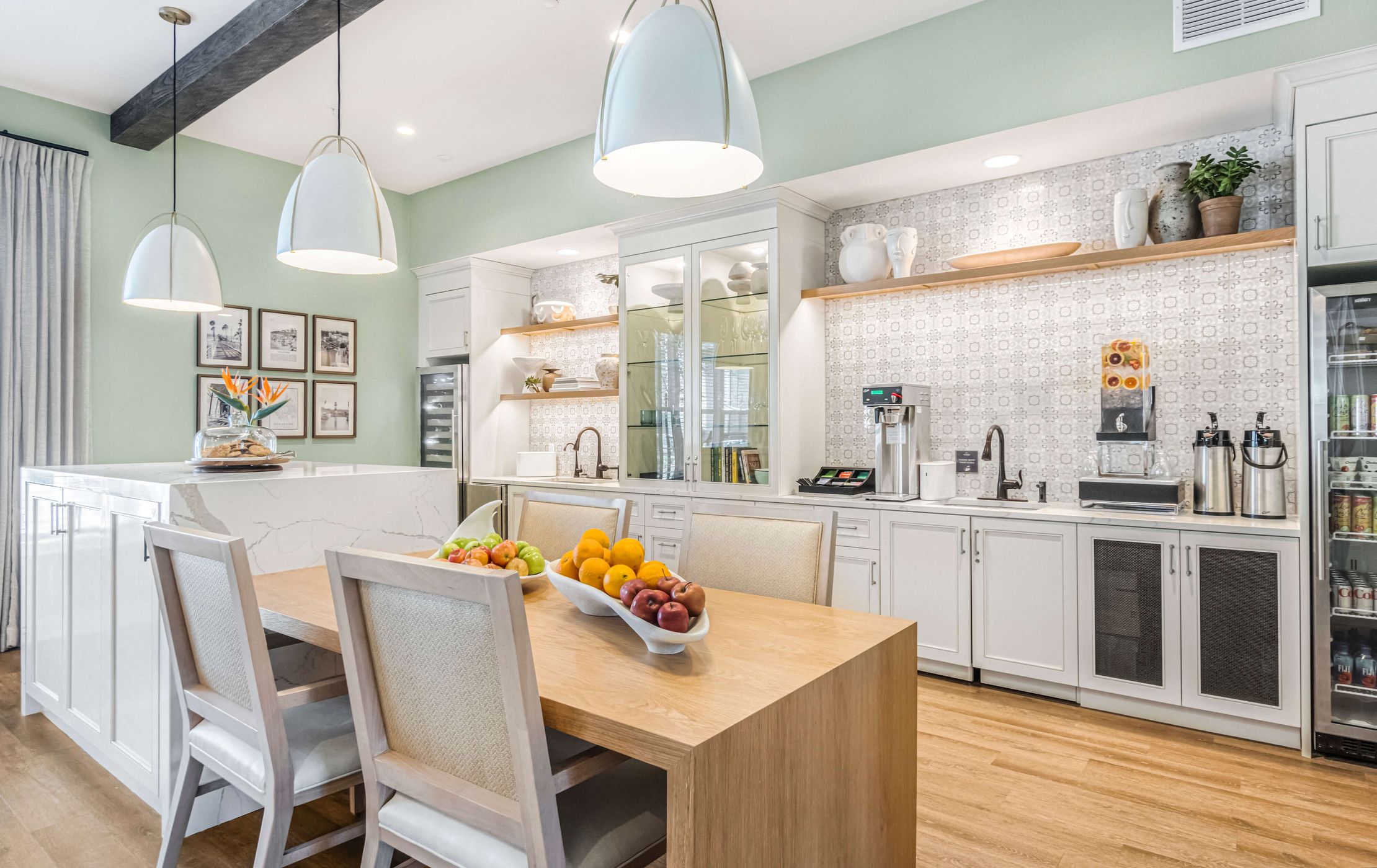 Bistro_V2_Oceanside_60123