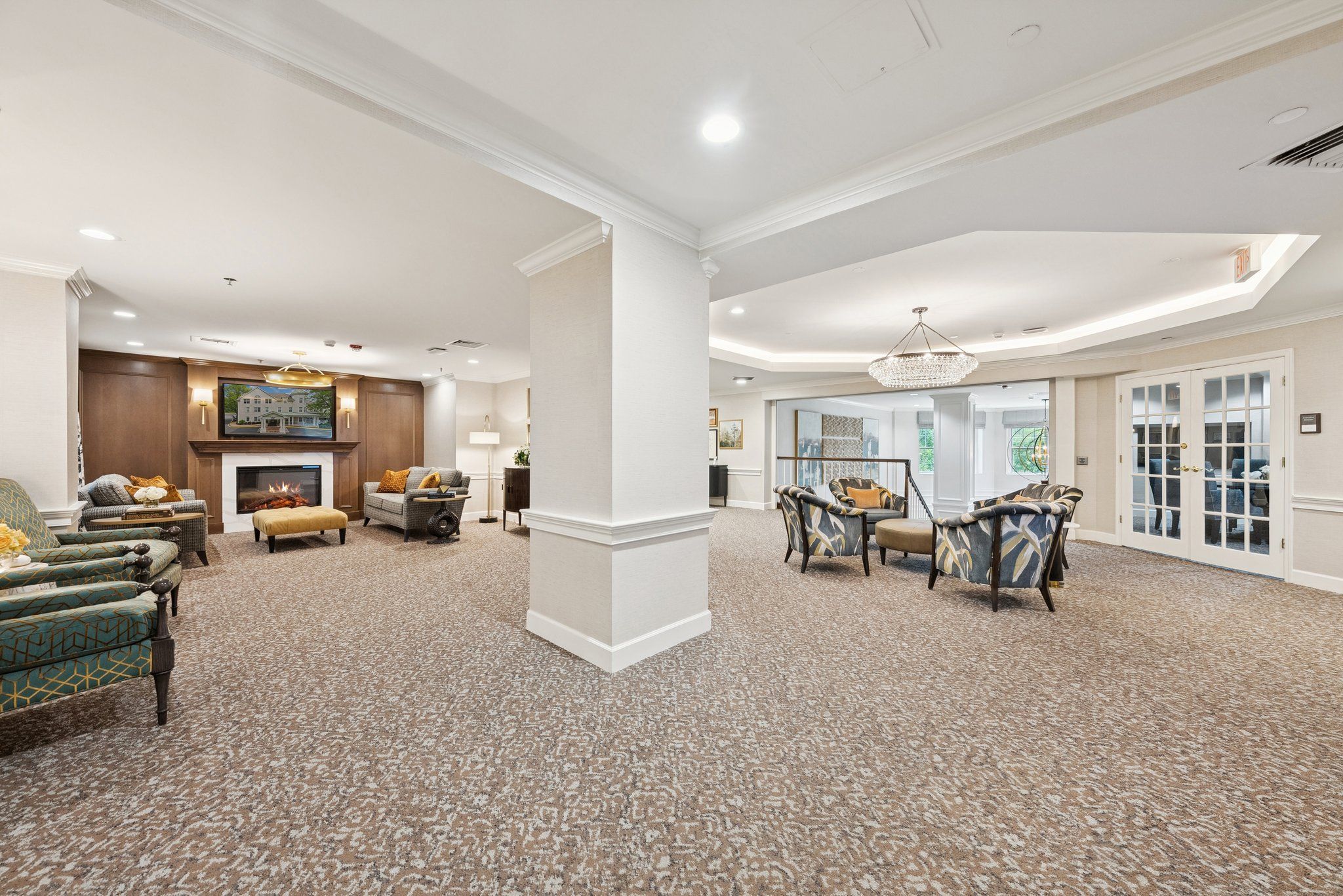 Sunrise at Bluemont Park | Dining Room