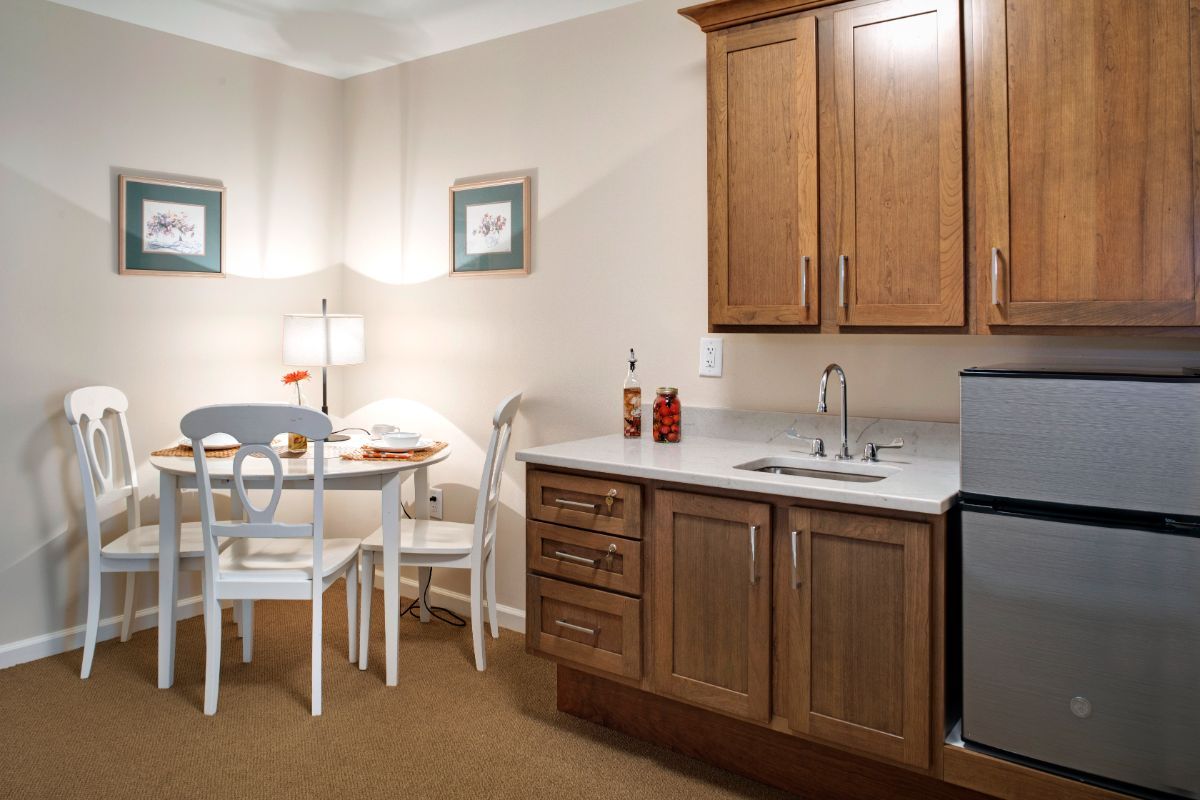 Sunrise of West Babylon Suite Kitchen Area