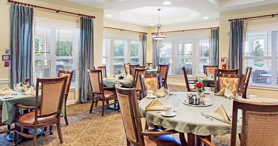 Dining Room at Sunrise of Bellevue, WA