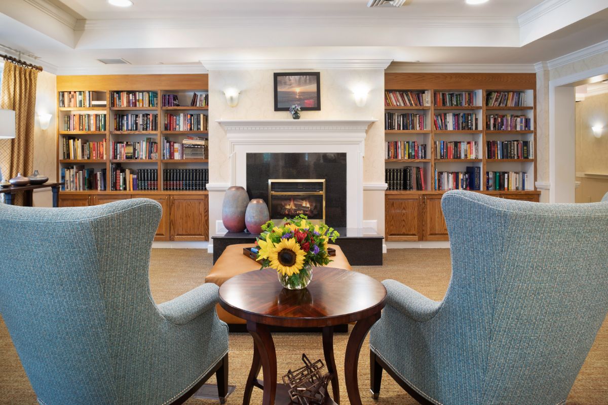 Sunrise of Arlington | Living Room