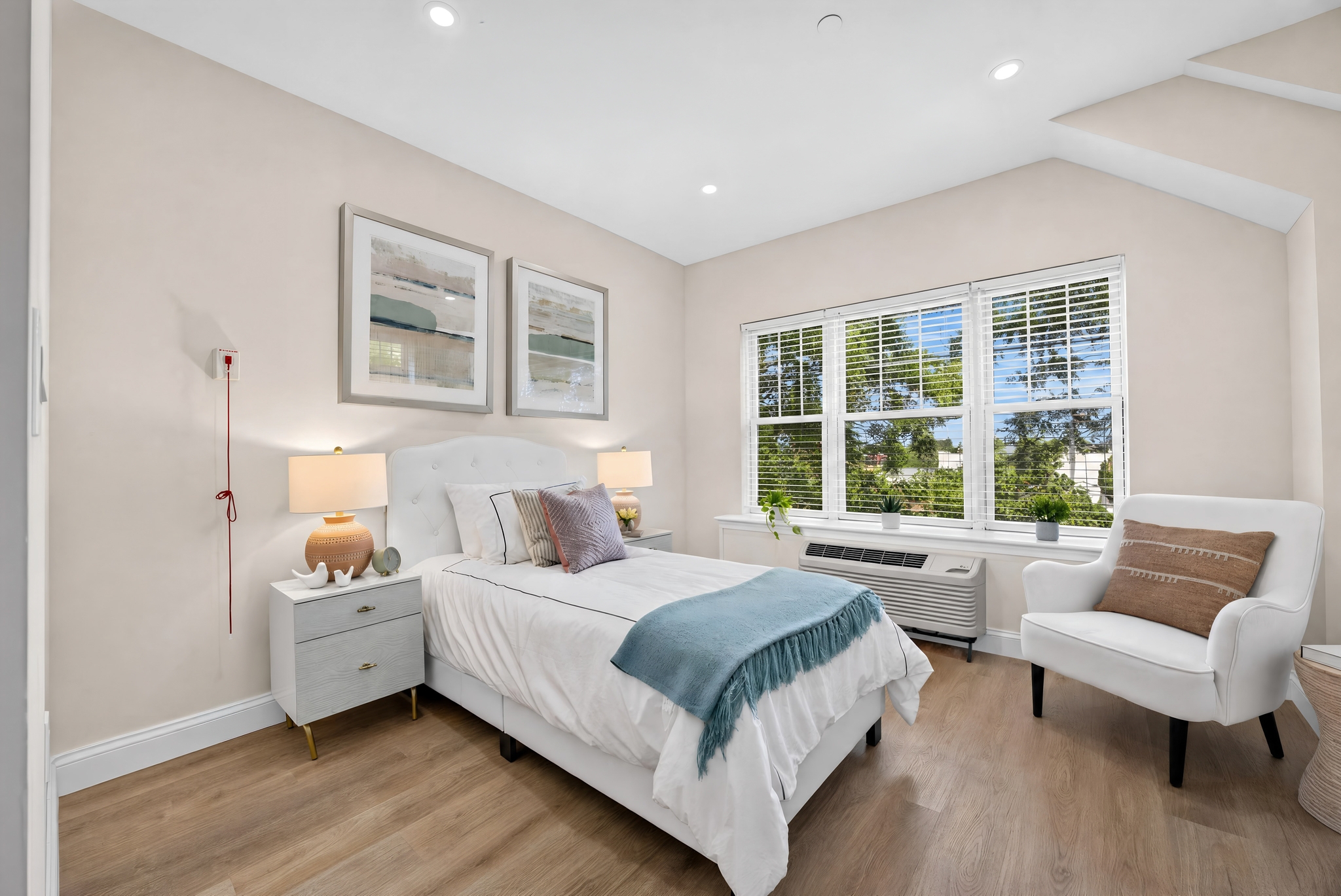 Model Suite Bedroom | Sunrise of West Babylon