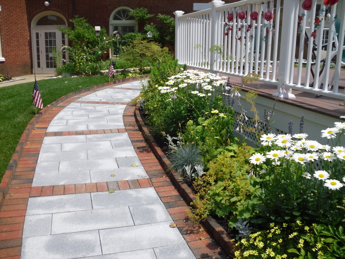 John Bertram House | Outdoor Walkway