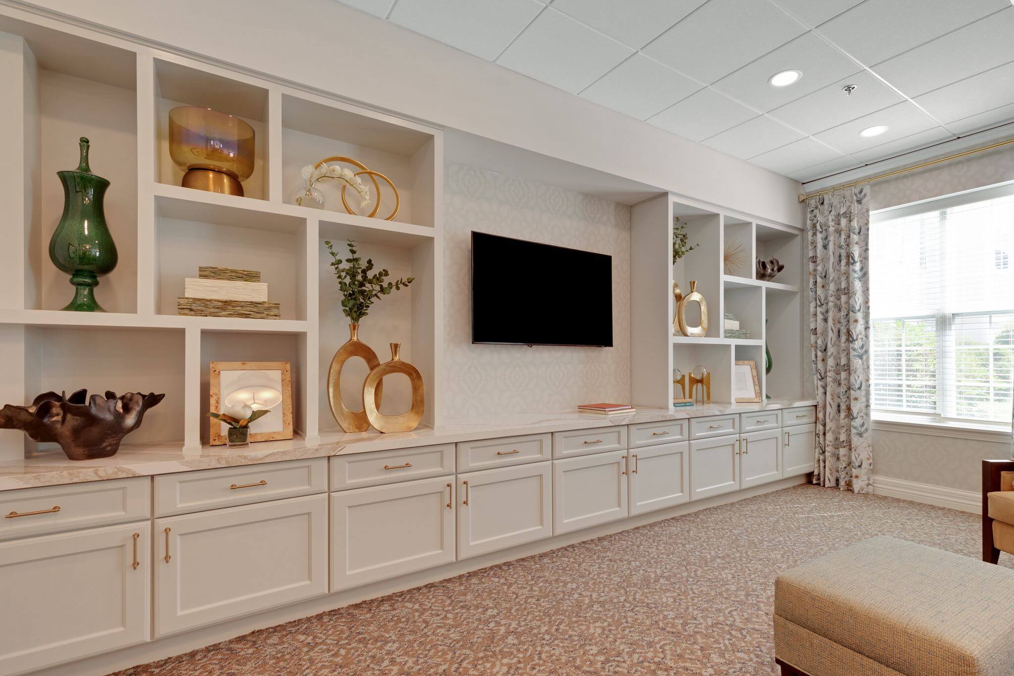 Living Room | Brighton Gardens of Wheaton 