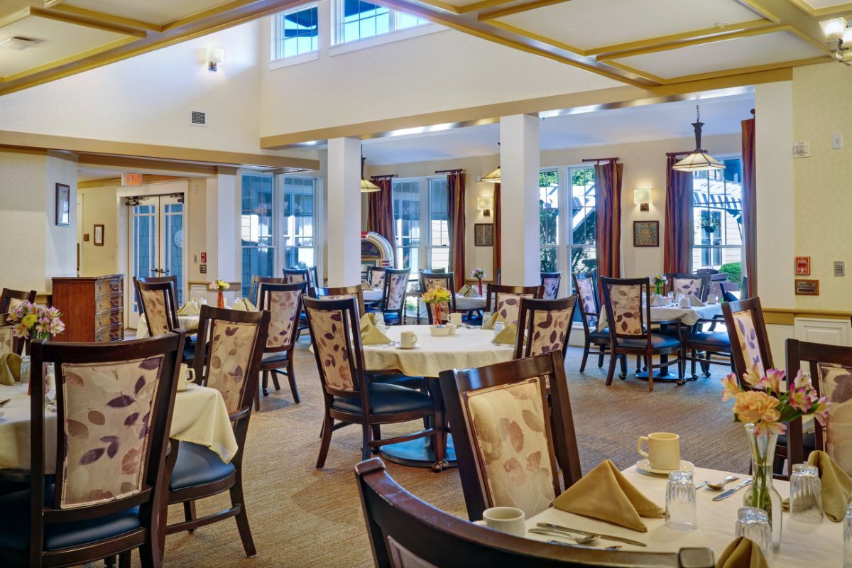 Sunrise of Cascade Dining Room