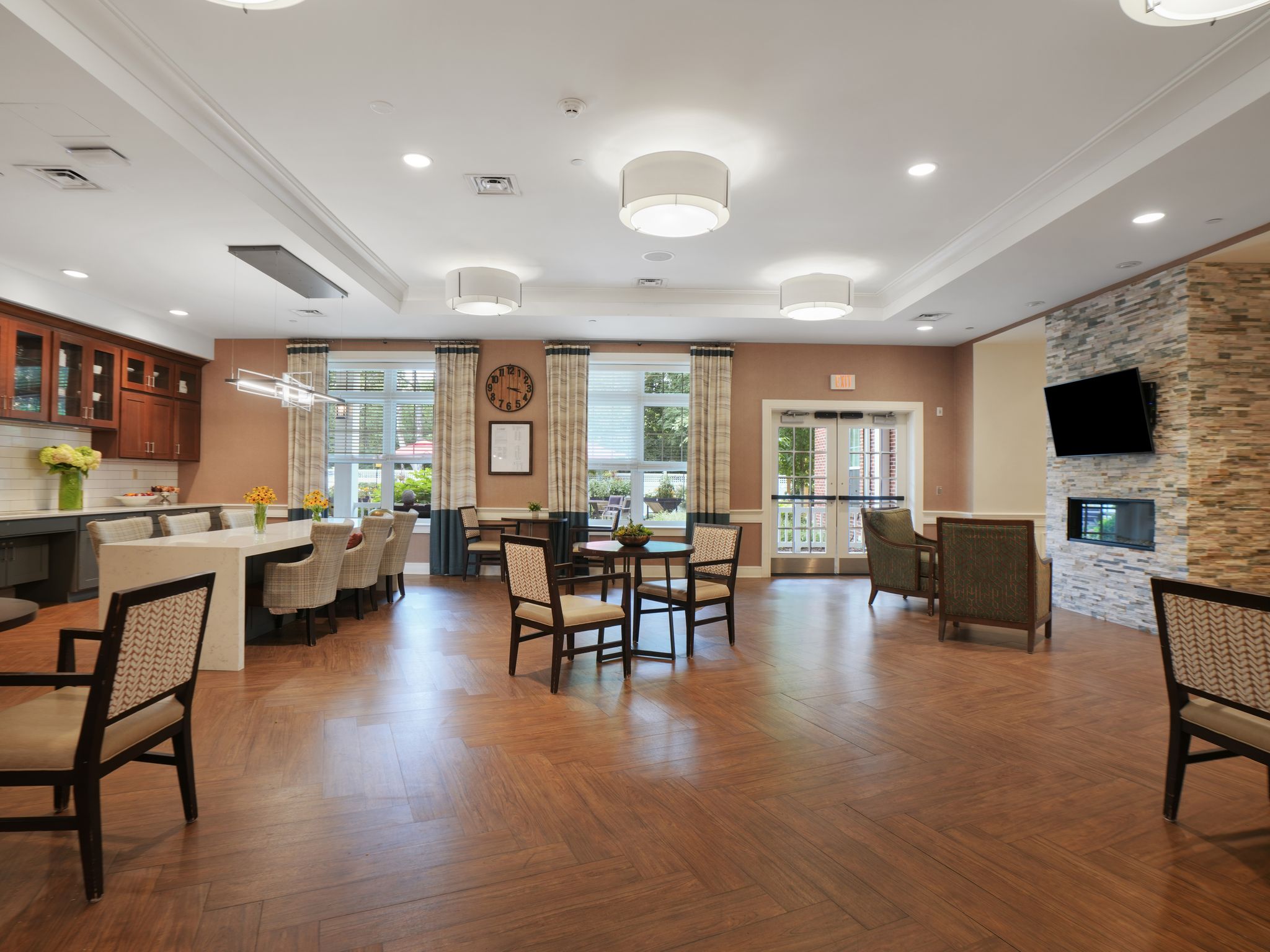 Bistro | Sunrise of Huntington