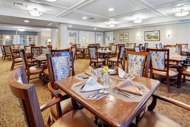 Dining Room | Sunrise at Holladay