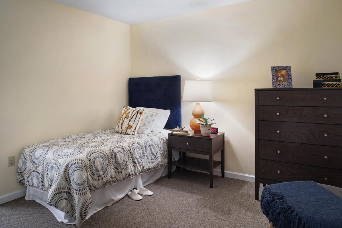 Sunrise of Unionville I model bedroom