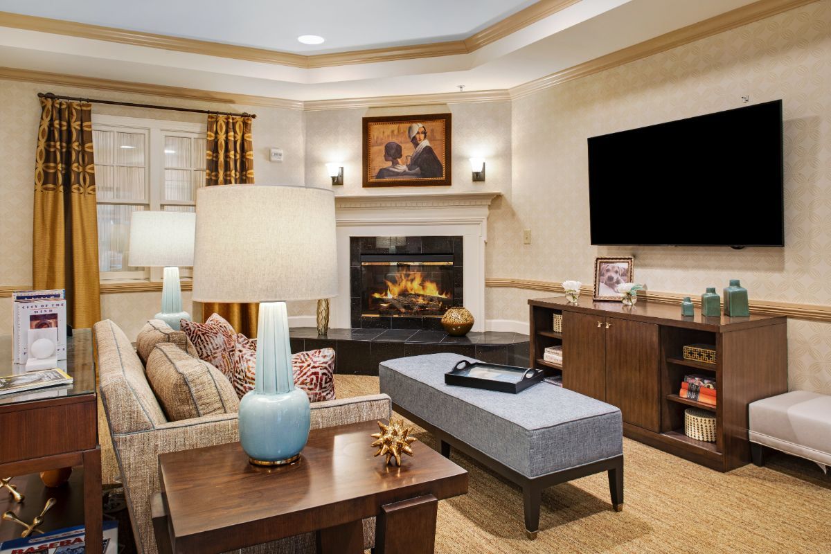 Living Room at Sunrise of Johns Creek