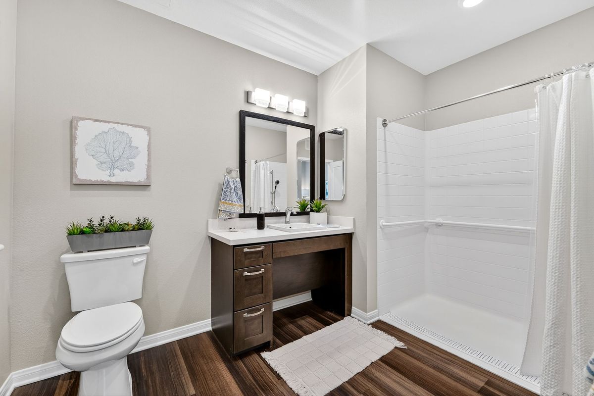Suite Bathroom | Varenita of Westlake