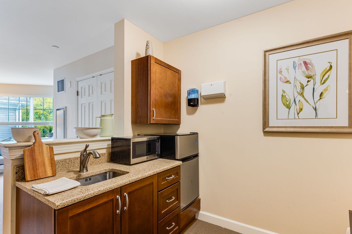 Sunrise of Wall, Kitchen