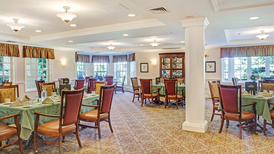 Dining Room at Sunrise of Park Ridge, IL