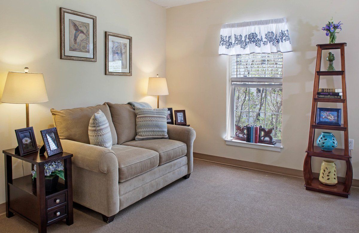 Suite Living Room at Brighton Gardens of Greensboro
