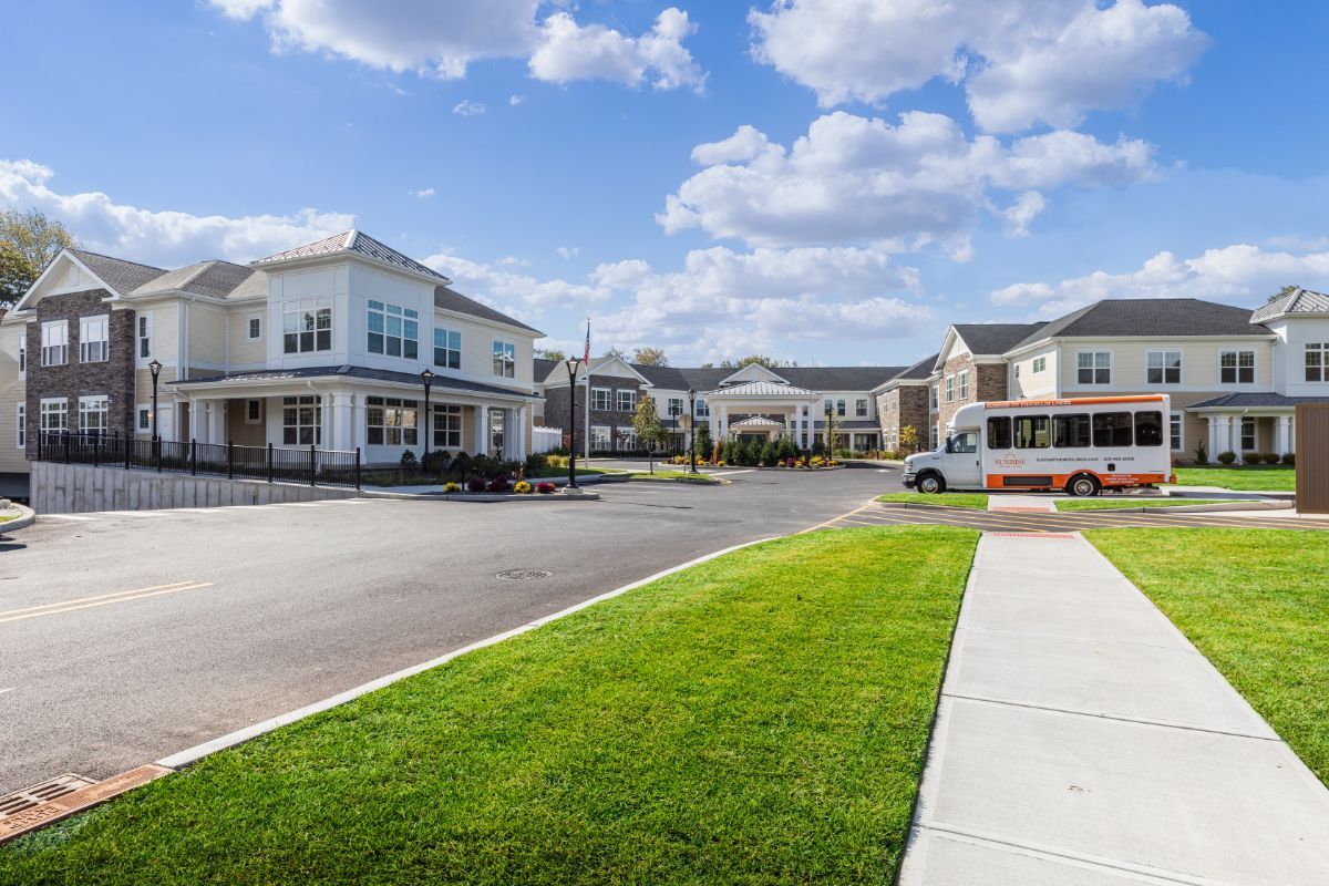 Assisted Senior Living in Franklin Lakes, NJ Sunrise of Franklin Lakes