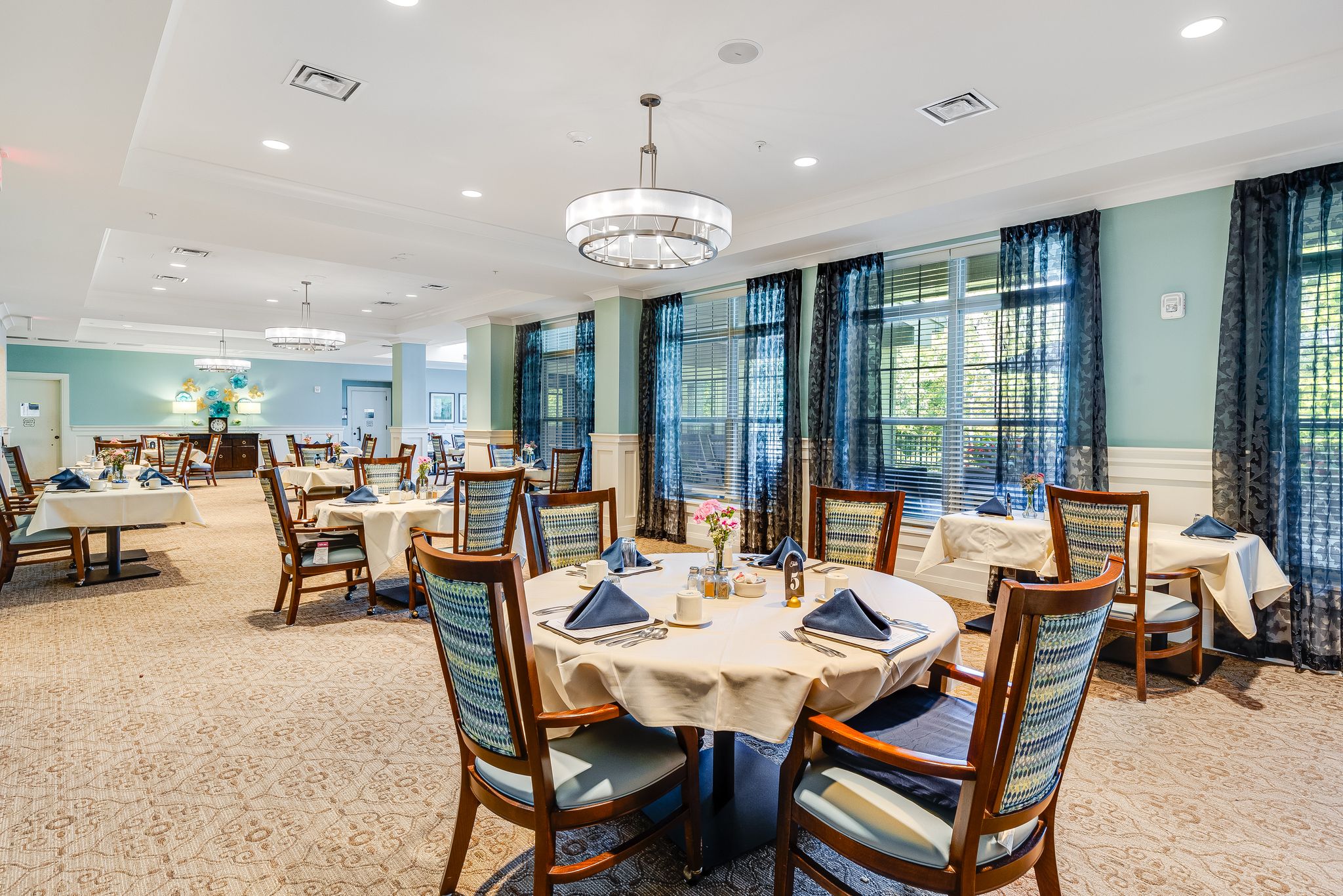 Sunrise of Summit | Dining