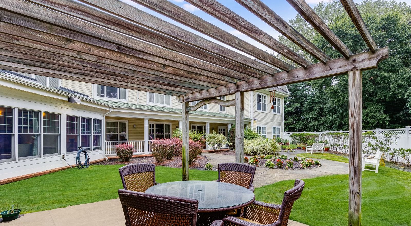 Sunrise of Old Tappan | Assisted Living & Memory Care in Old Tappan, NJ