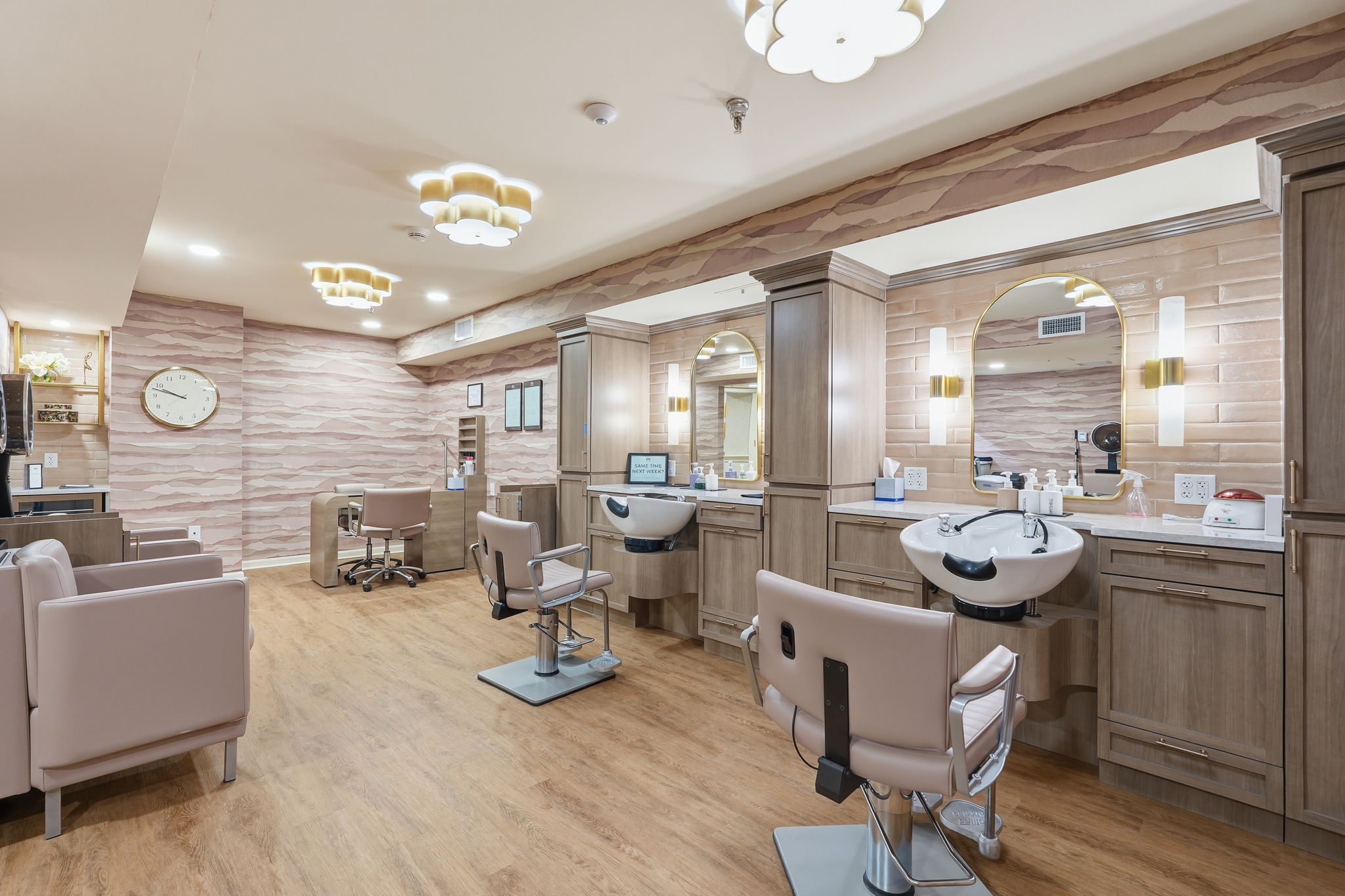 Salon | Sunrise at Countryside